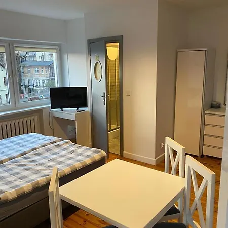 Laura Проживание в семье *