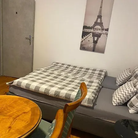 Laura Мендзыздрое