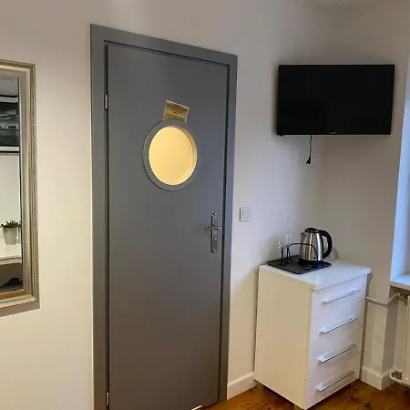 Laura Мендзыздрое